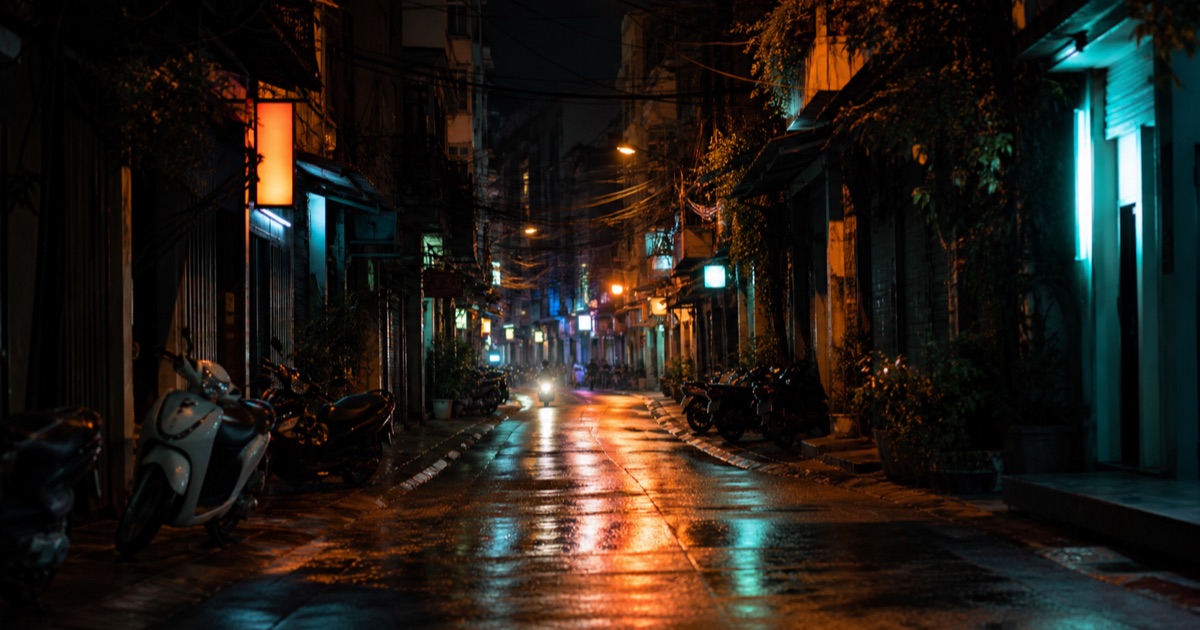河內夜生活 2026:別拿西貢那一套來用,這裡的夜是散開的